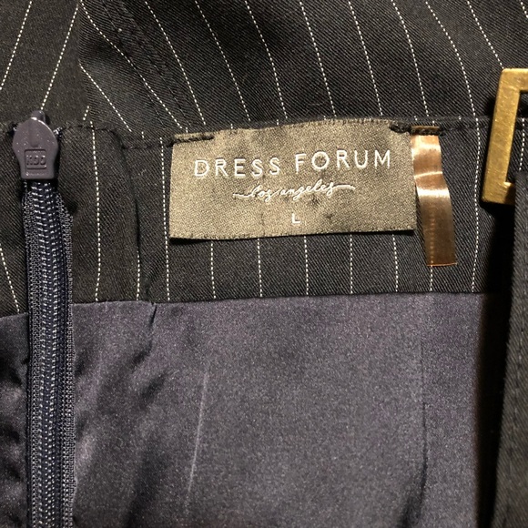 Dress Forum Navy Blue and White Pin Stripe Sleeveless Dress Large - Picture 10 of 10